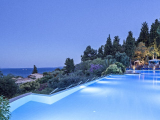 Aeolos Beach Resort (Perama) 