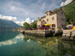 Villa Ferri (Kotor)