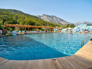 Dosinia Luxury Resort (R)