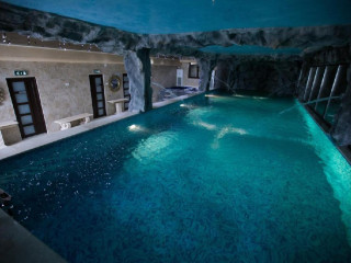 Wonderland Resort..