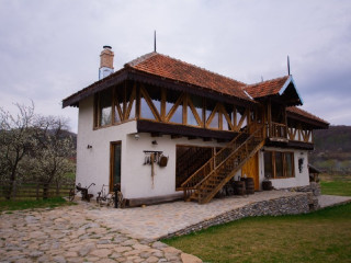 Satul Banului Guesthouse 