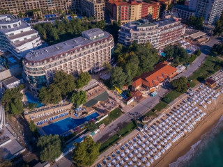 Vemara Beach Hotel 