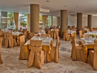 Minos Aparthotel and Suites