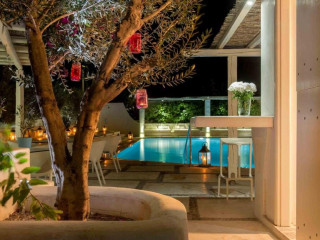 28 Hotel Santorini (Kamari) 