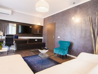 CLUJ BUSINESS CLASS.