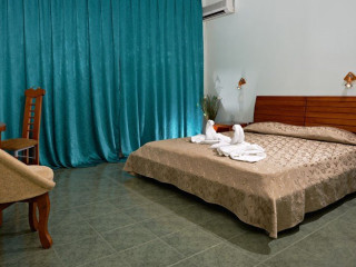Chloe Studios