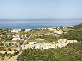 Perdika Resort (Karavostasi)