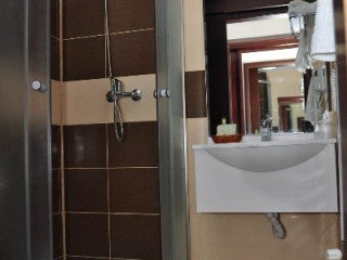 HOTEL VALEA CU PESTI