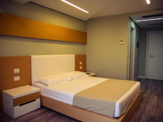 Hotel Bologna (Vlore)