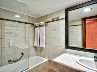 Blue Bay Beach Resort (R)