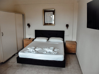 ELEONORA ANISSARAS HOTEL