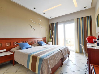 Evilion And Stilvi Hotel (Nei Pori)