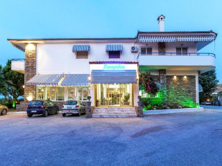 Port Marina Hotel