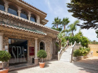 Best Alcazar hotel