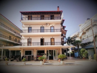 Hotel Manolas