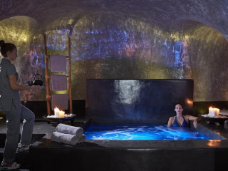 San Antonio (Adults Only)