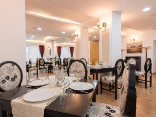 Hotel Athos R.M.T