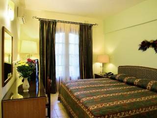 CORFU CLUB APARTHOTEL