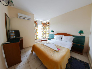 Majestic Hotel CM
