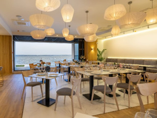 Poeme Mamaia Retreat