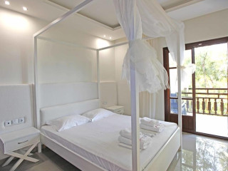 Macedon Hotel (Limenas)