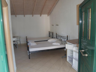 Rania Studios (Lefkada Town)