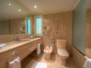 Dubai Marine Beach Resort