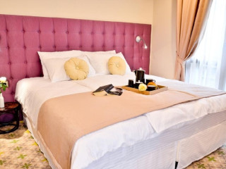 Hotel Capitolina City Chic