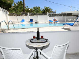 Sunflower Hotel Santorini (Kamari)