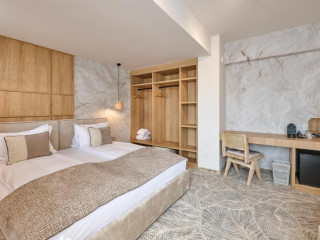 Hotel Serenity