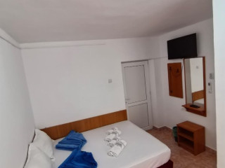 Hostel Sea Breeze CM