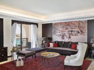 Al Manara Luxury Hotel
