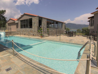 LE ROYAL HOTELS & RESORTS