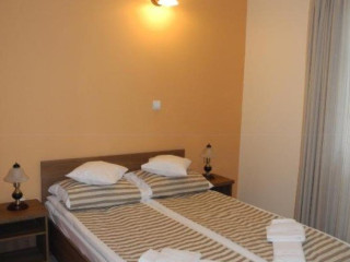 Bonanza Pensiune si Restaurant ( sat Radaia ) 