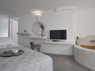 Suites of the Gods Cave Spa Hotel (Megalochori - Santorini)