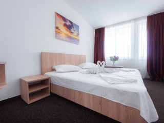 Nadia (fost Venus) CM