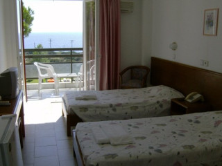 Irinna Hotel (Svoronata)