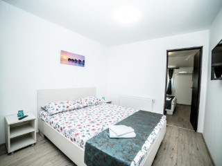 CAMERE DE INCHIRIAT ANASTASIA ROOMS.