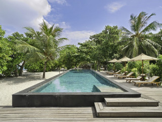 Barefoot Eco Hotel