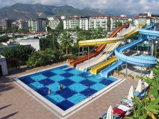 Green Garden Residence Suites