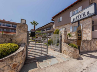 Sarantis Hotel