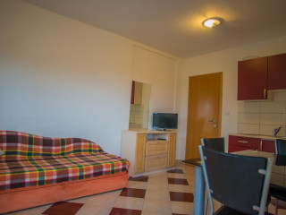 Apartments Nina (Promajna)