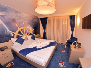 PIRATES RESORT (Bicaz)