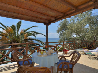 Diplomats Holidays Hotel