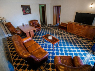 Hotel Golden House