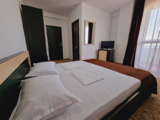 GLAROS BEACH HOTEL