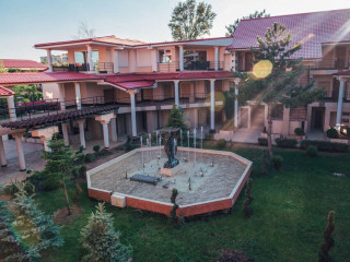 VOX MARIS GRAND RESORT CM