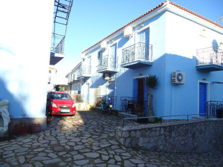 Nicholas House, Petra