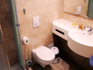 ATRIUM AMBIANCE (ADULTS ONLY)