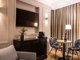 Alnis Boutique Adults Only CM